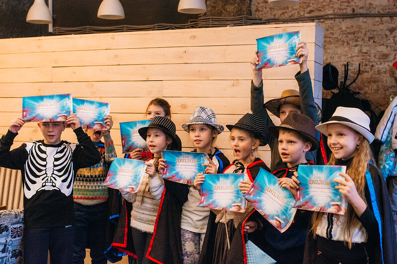 Как отметить Новый год классом — идеи для младших школьников в Актау